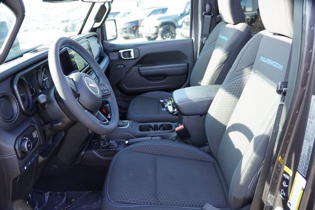 Certified 2025 Jeep Wrangler Unlimited Rubicon 4xe w/ Convenience Group image 17