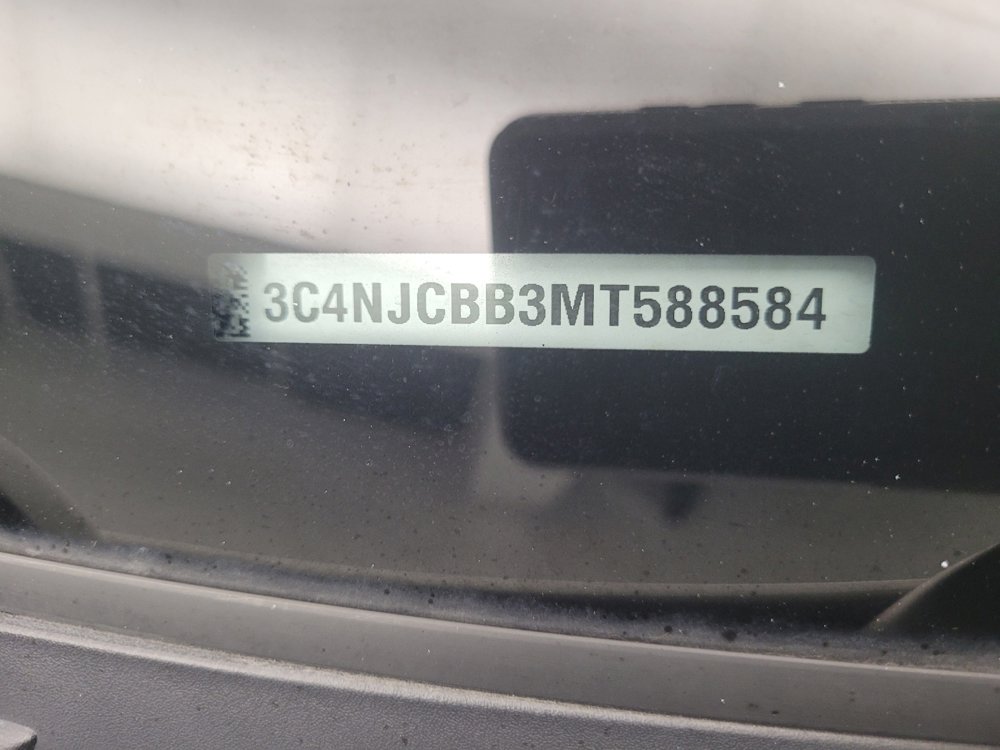 Used 2021 Jeep Compass Latitude image 33