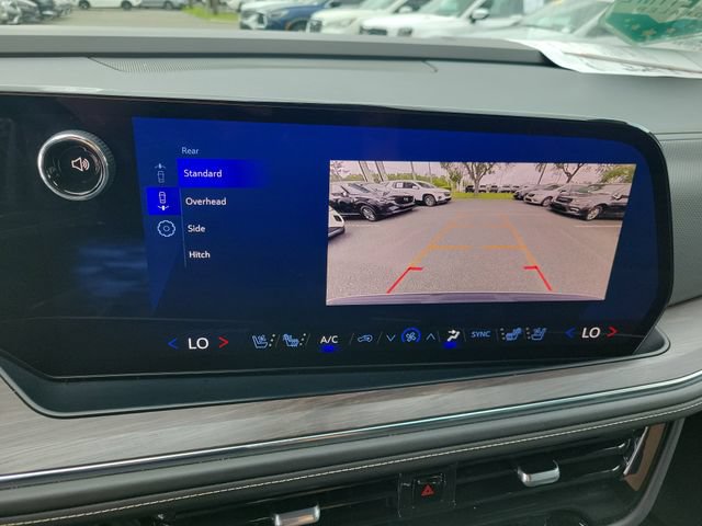 Certified 2025 Chevrolet Tahoe Premier AWD/4WD image 35