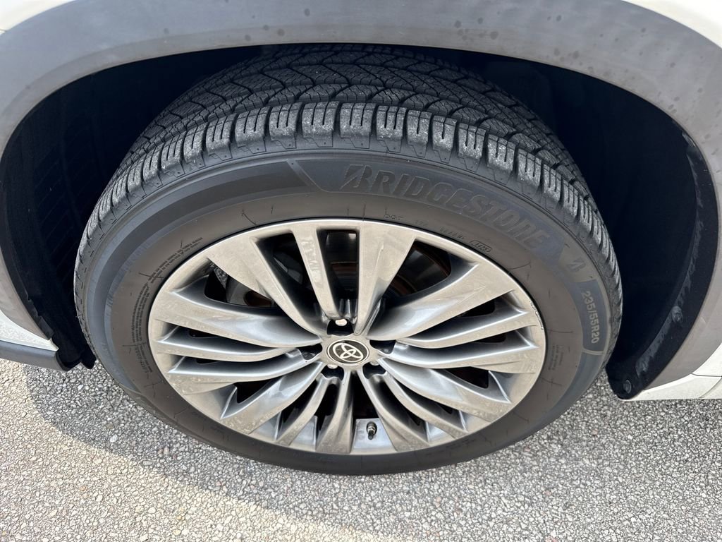 Used 2021 Toyota Highlander Platinum FWD image 13