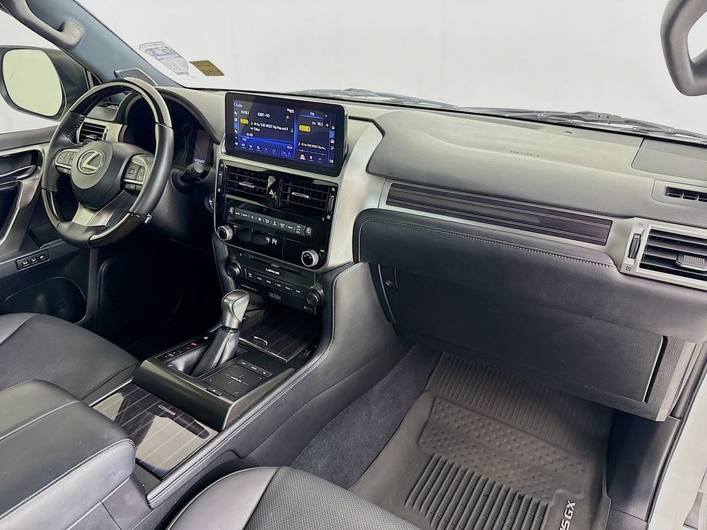 Used 2022 Lexus GX 460 Premium w/ Accessory Package image 34