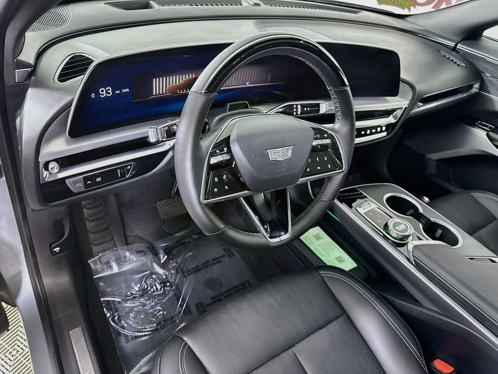 Used 2024 Cadillac Lyriq Luxury AWD/4WD image 19