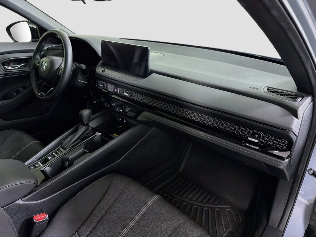 Used 2025 Honda Accord Sport image 29