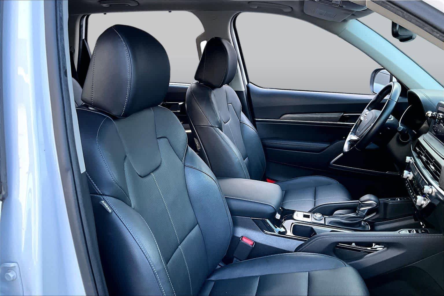 Used 2022 Kia Telluride EX w/ EX Premium Package FWD image 9
