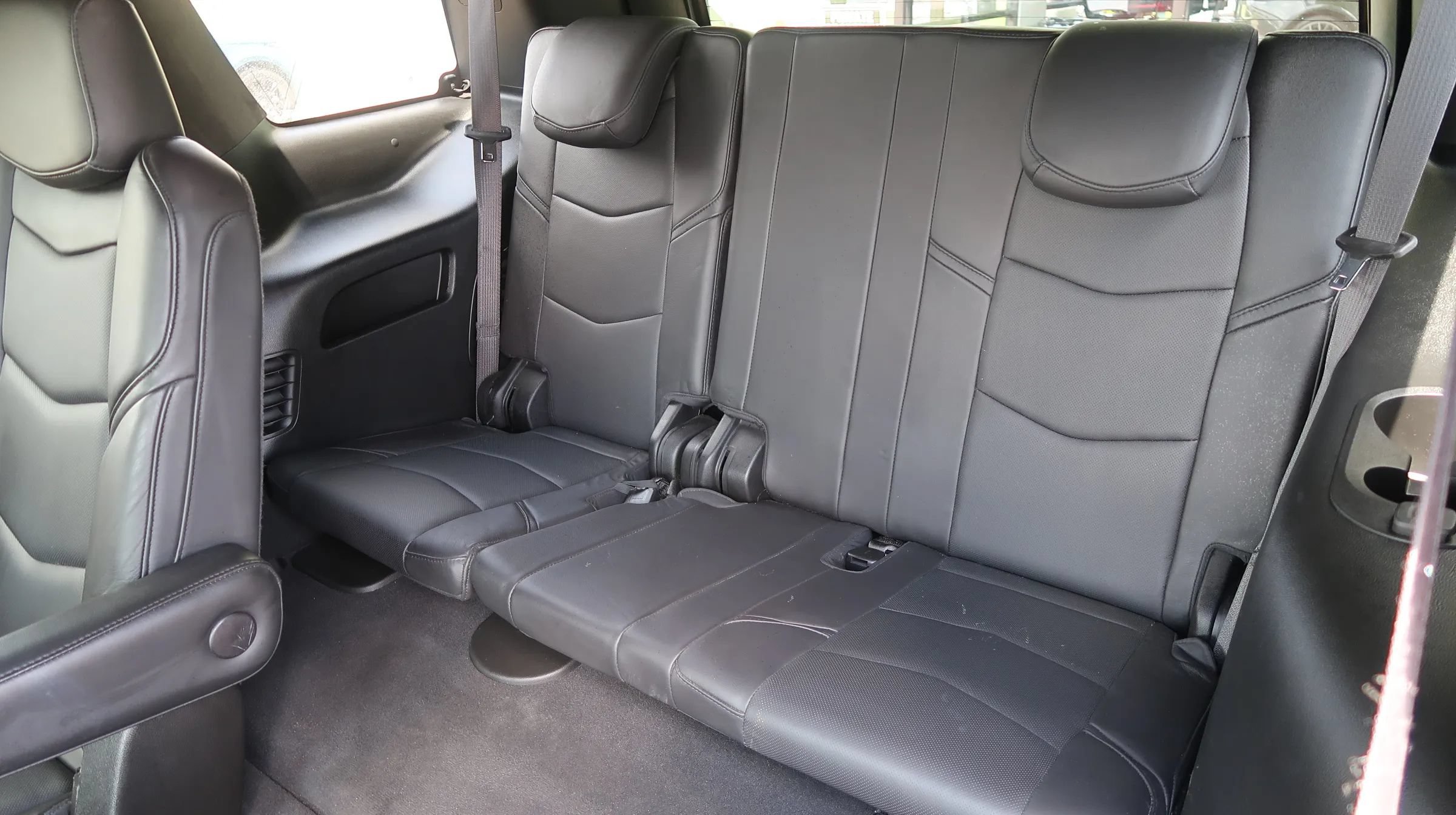 Used 2020 Cadillac Escalade Platinum AWD/4WD image 16