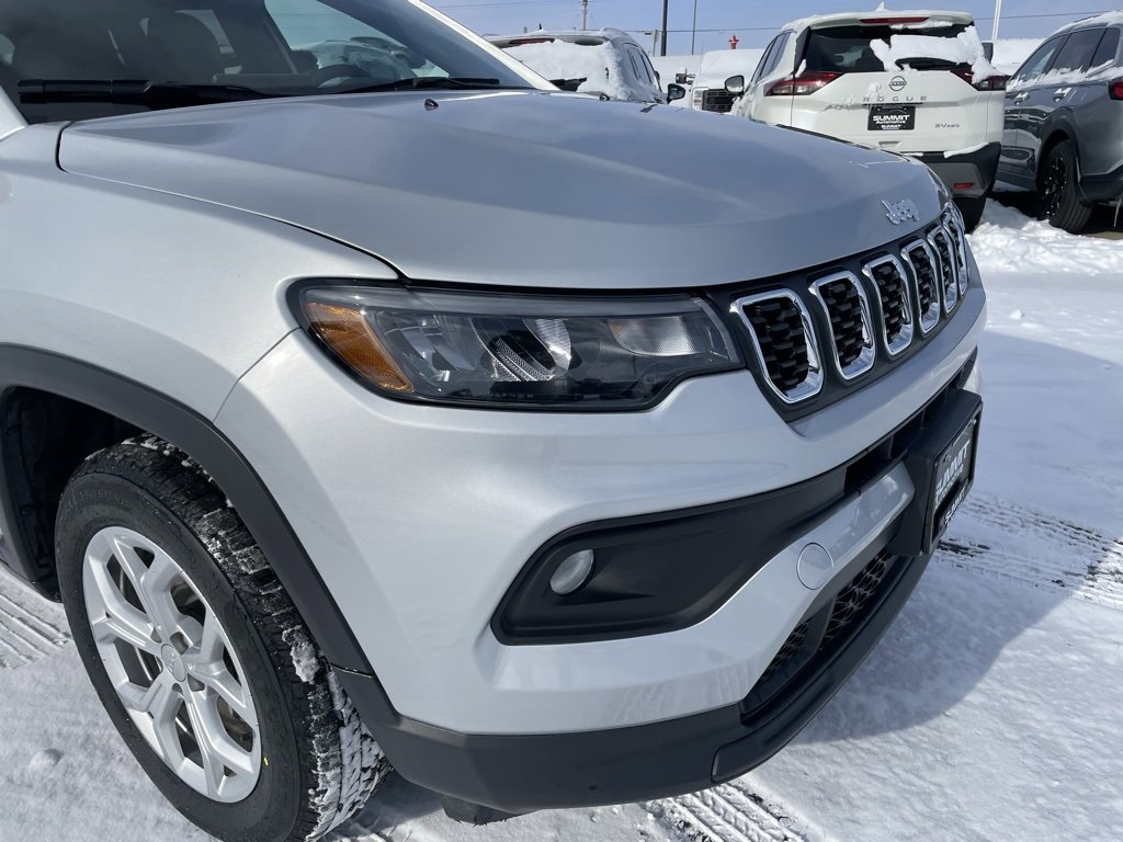 Used 2024 Jeep Compass Latitude image 24
