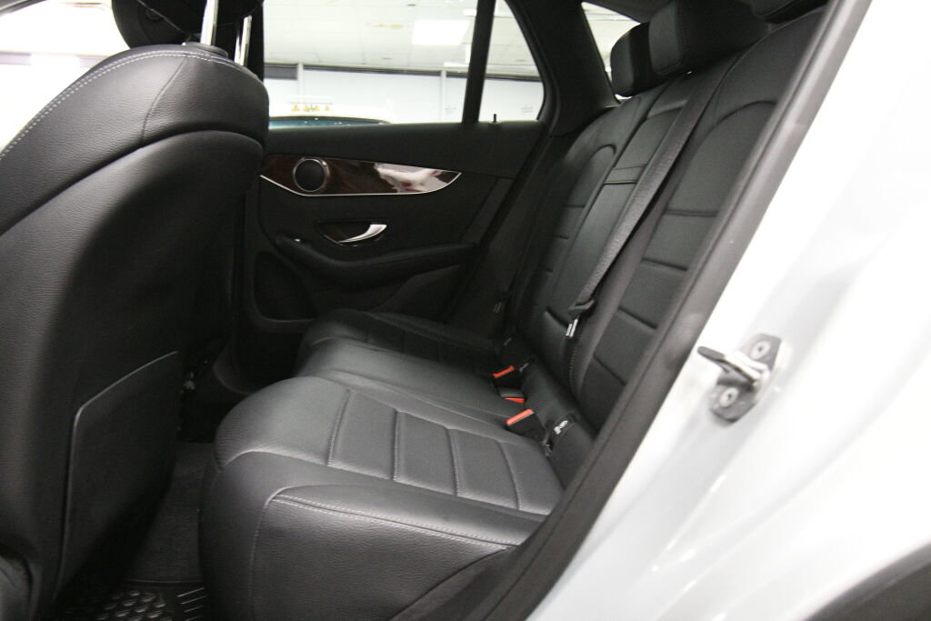 Used 2019 Mercedes-Benz GLC 300 4MATIC image 21