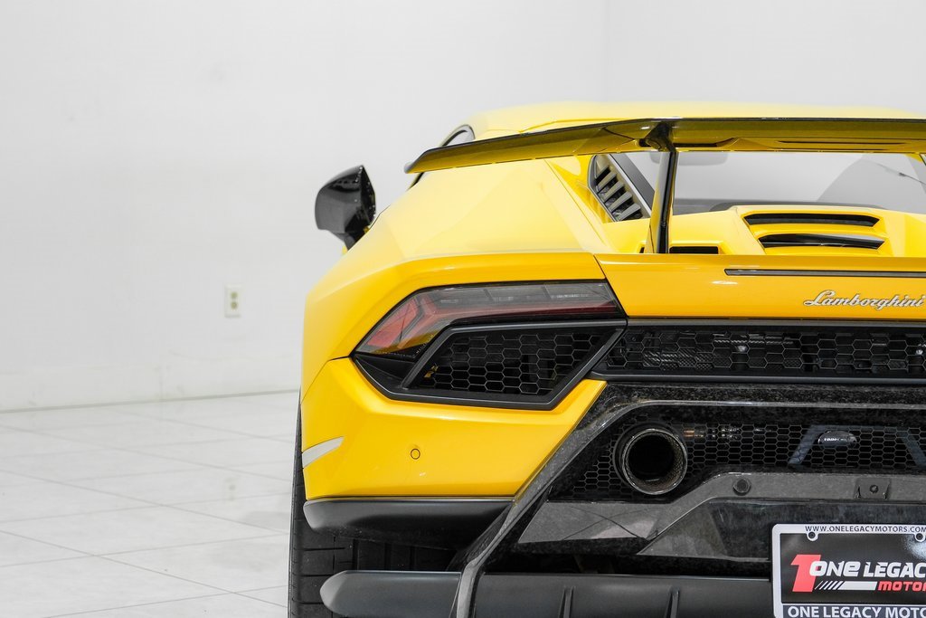 Used 2018 Lamborghini Huracan Performante image 48