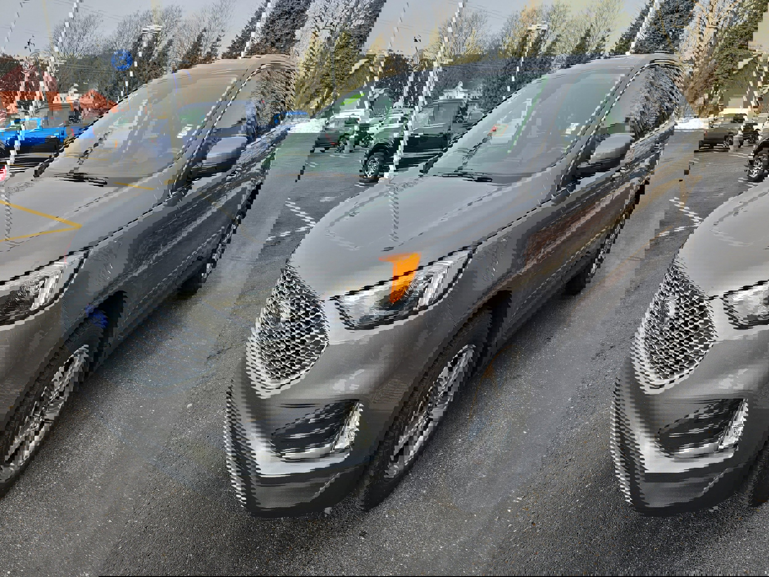 Used 2023 Ford Edge SEL w/ Convenience Package image 4