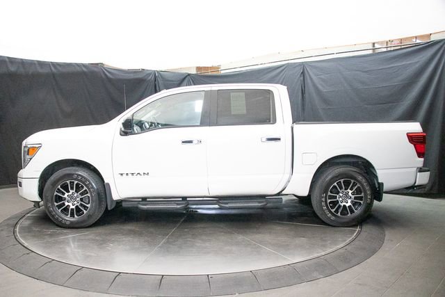 Used 2021 Nissan Titan SV w/ Accessory Utility Package image 9