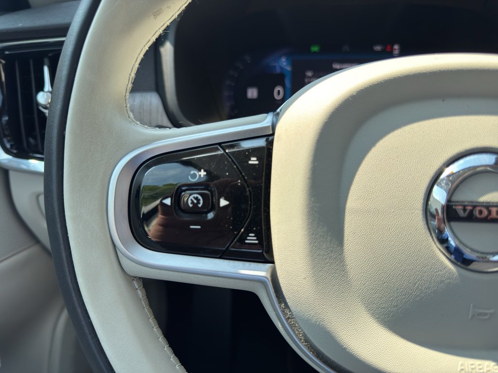 Certified 2025 Volvo V90 B6 Cross Country Plus AWD/4WD image 18