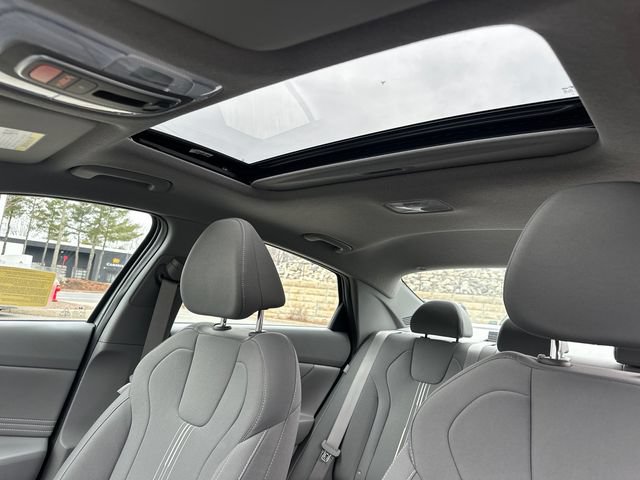 Used 2025 Hyundai Elantra SEL FWD image 41