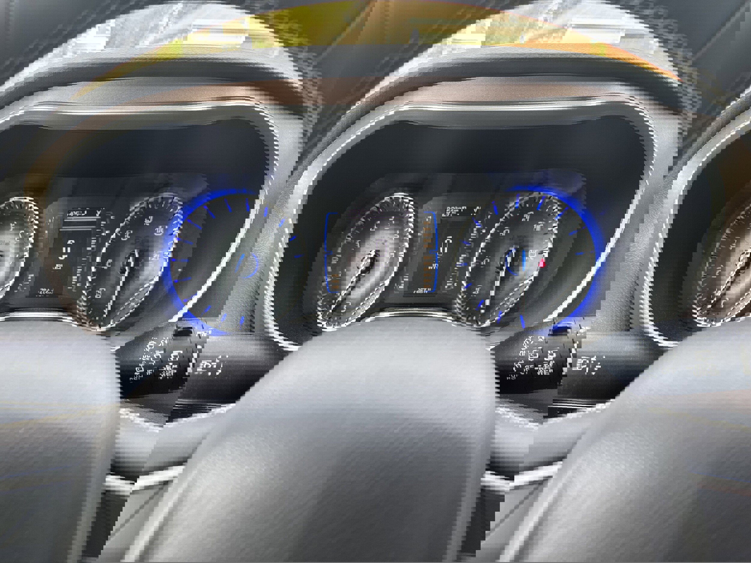 Used 2023 Chrysler Voyager LX image 20