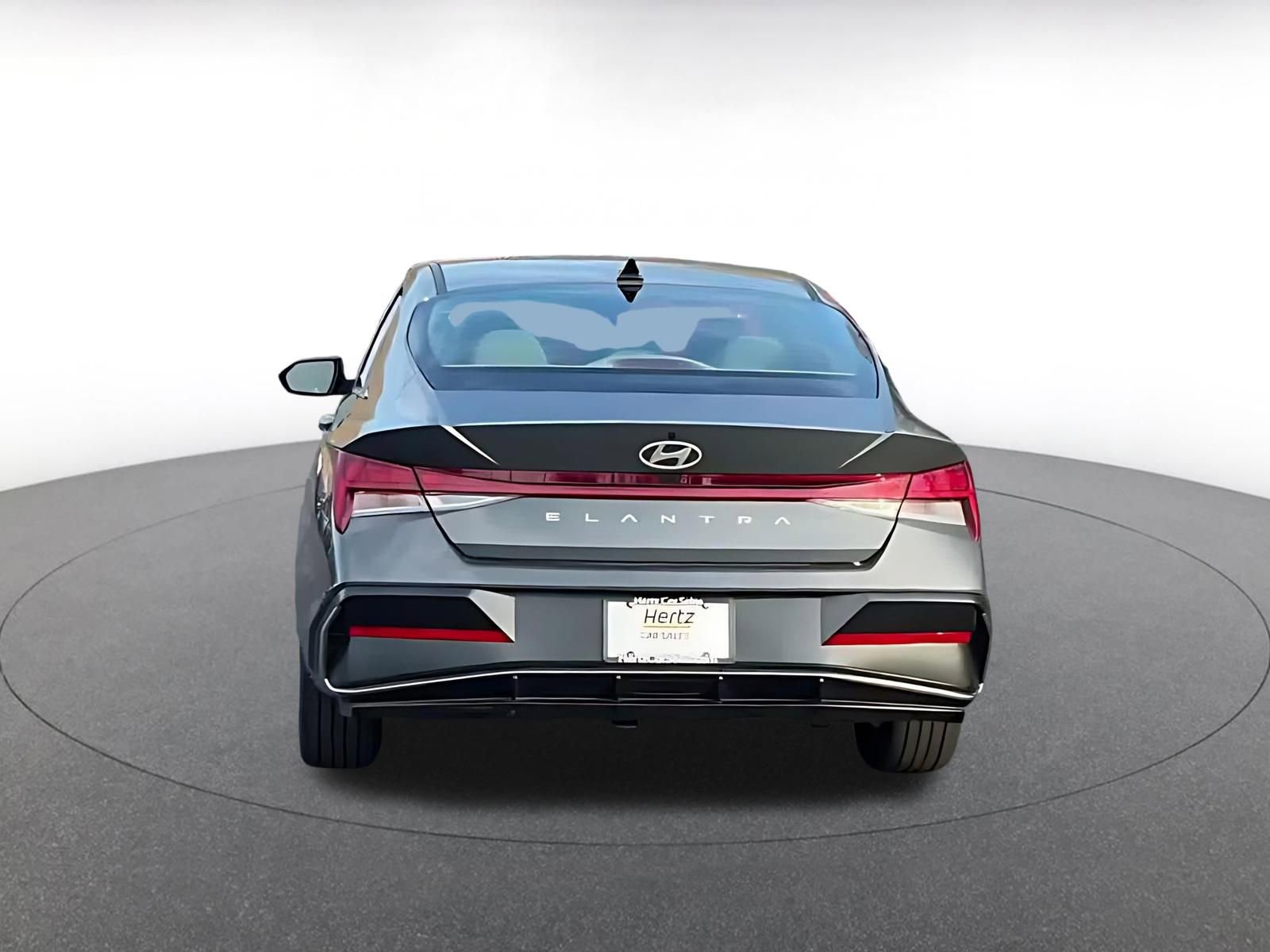 Used 2025 Hyundai Elantra SEL image 12