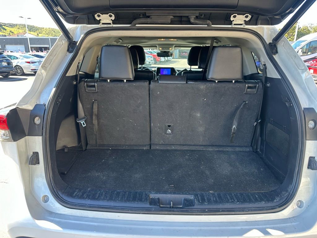 Used 2023 Toyota Highlander XLE image 4