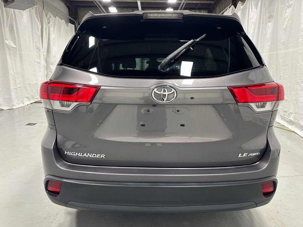 Used 2018 Toyota Highlander Plus w/ Carpet Mat Package (TMS) AWD/4WD image 62