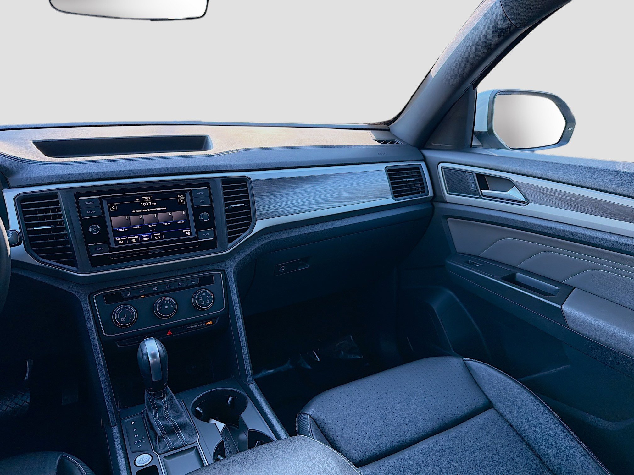 Used 2023 Volkswagen Atlas Cross Sport SE image 21