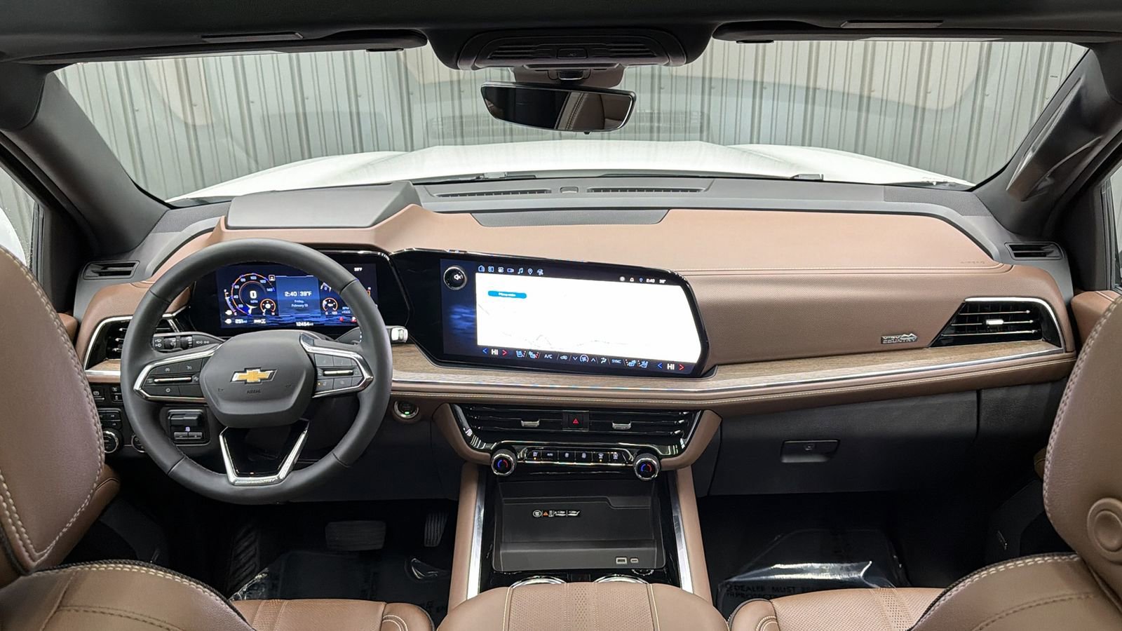 Used 2025 Chevrolet Suburban High Country image 34