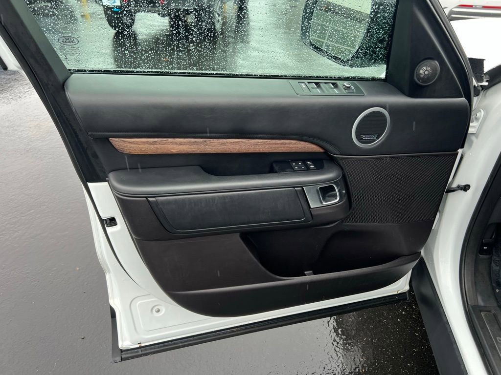 Used 2017 Land Rover Discovery HSE Luxury AWD/4WD image 10