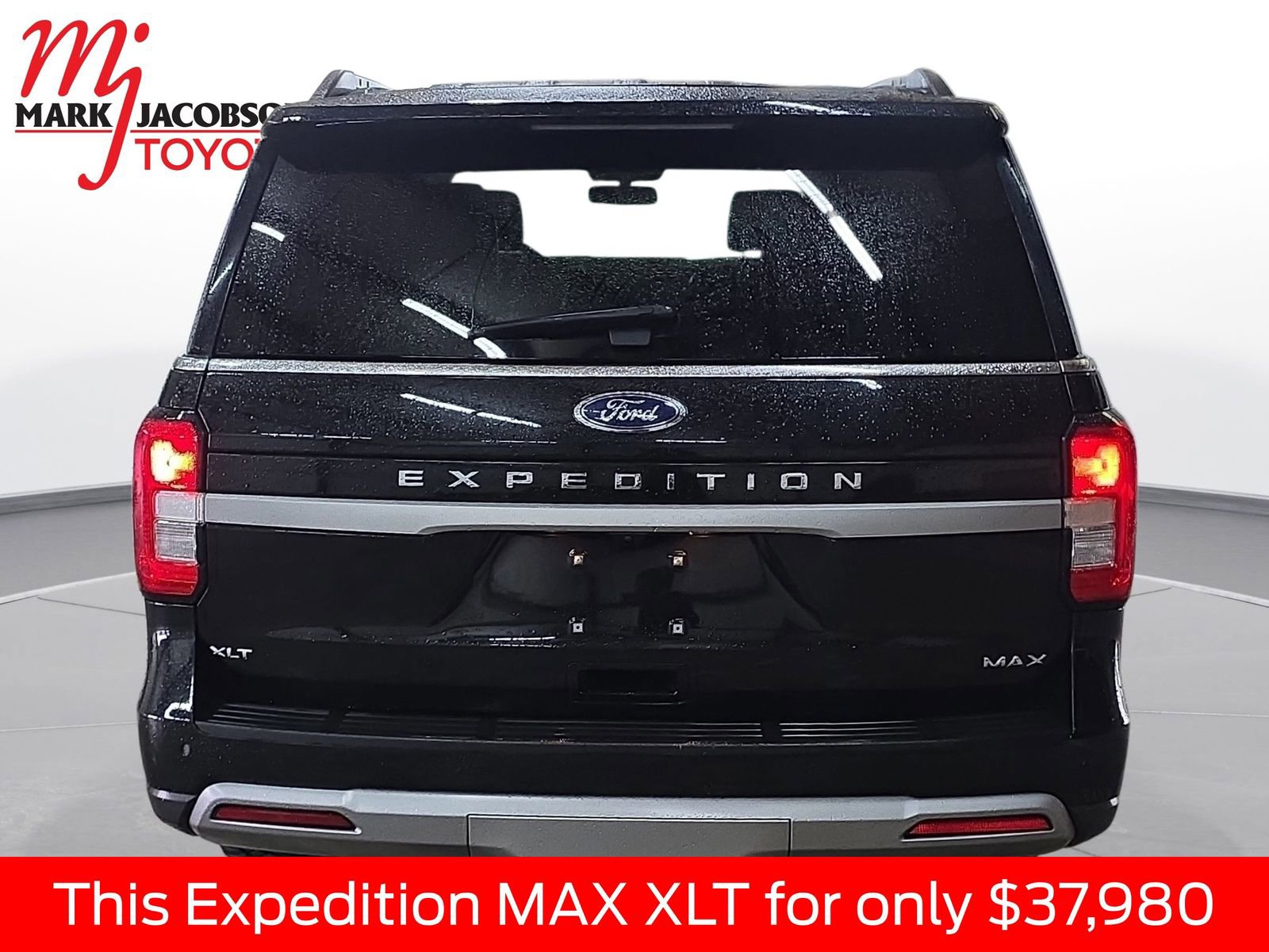 Used 2024 Ford Expedition Max XLT image 12