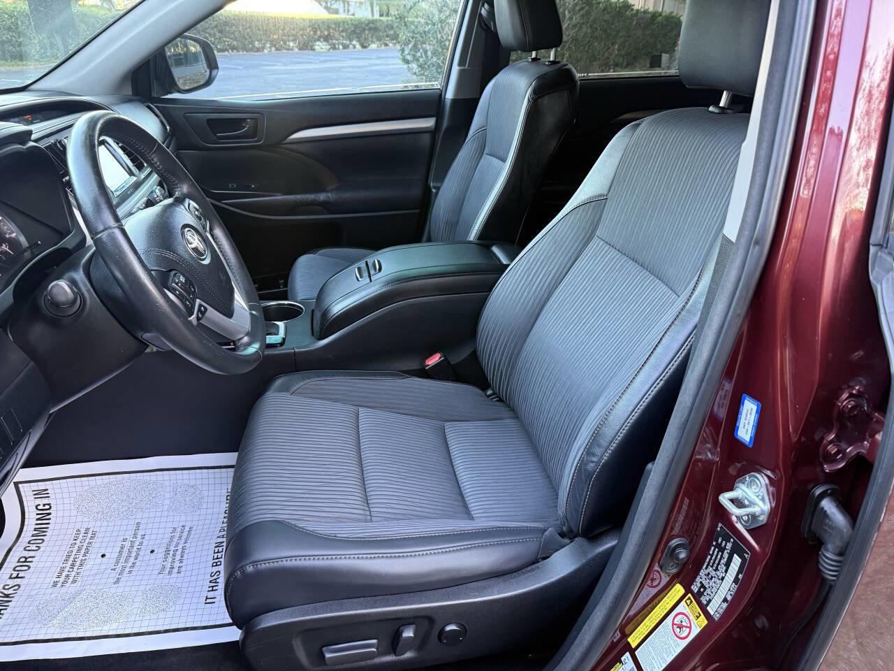 Used 2015 Toyota Highlander Plus FWD image 21