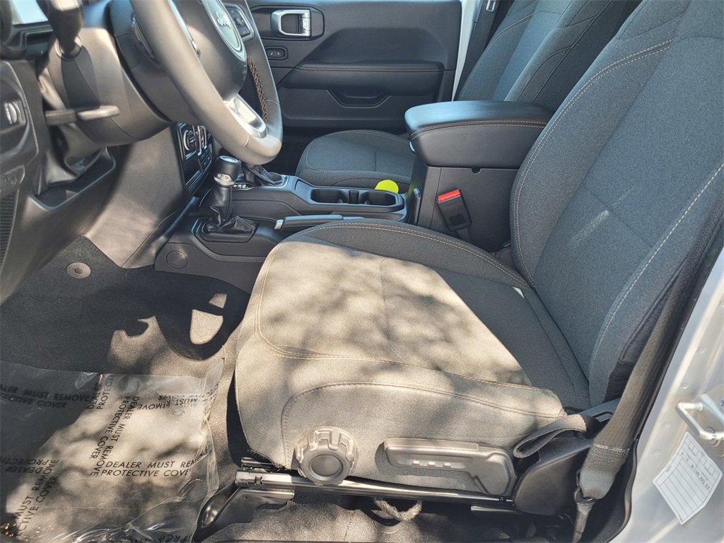 Used 2024 Jeep Wrangler Sahara image 20