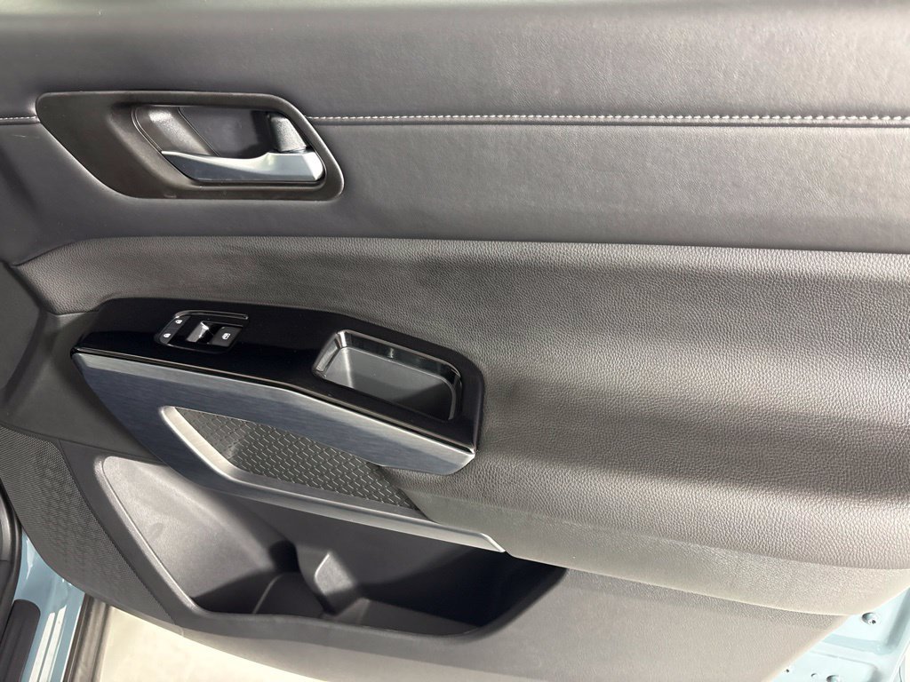 New 2026 Nissan Pathfinder SL FWD image 16