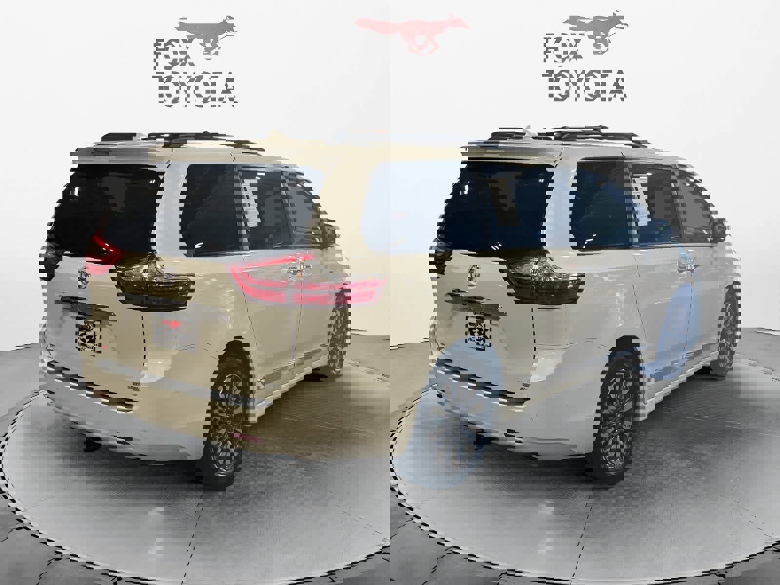 Used 2018 Toyota Sienna Limited Premium image 6