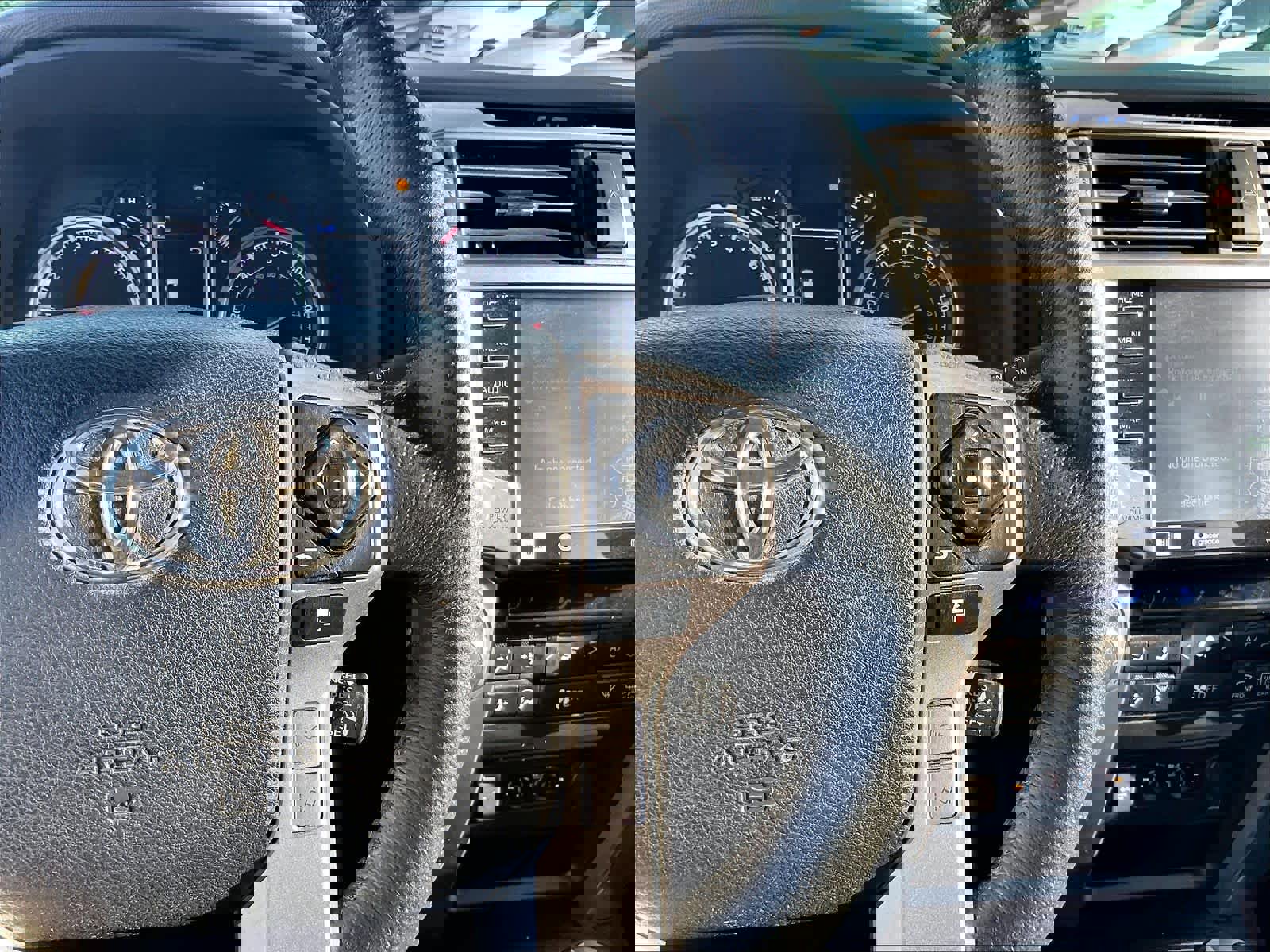 Used 2020 Toyota 4Runner Limited image 20