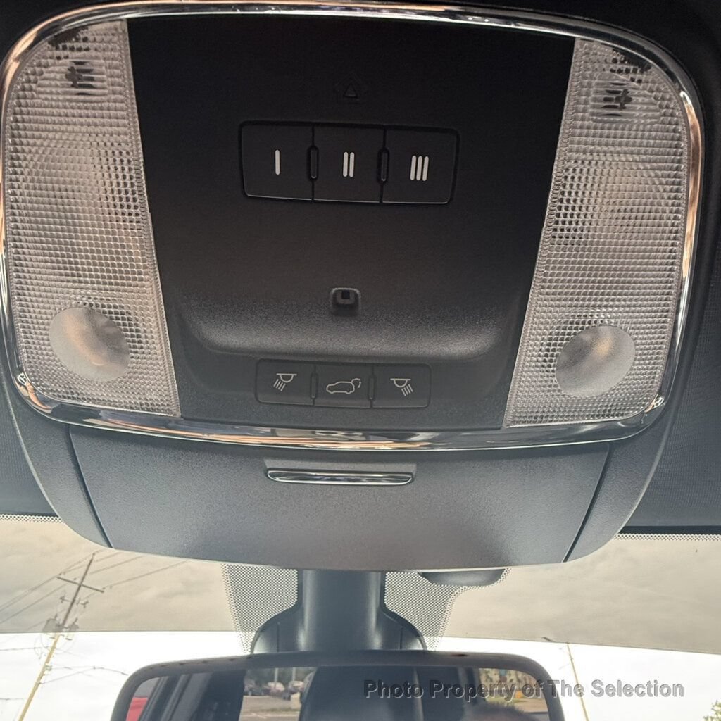 Used 2020 Jeep Grand Cherokee Altitude AWD/4WD image 34