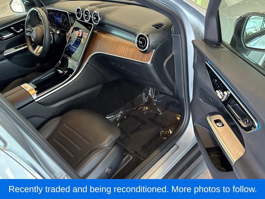 Used 2025 Mercedes-Benz GLC 300 4MATIC image 36