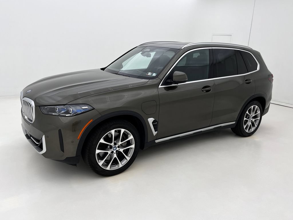 Used 2024 BMW X5 xDrive50e w/ Premium Package AWD/4WD image 5