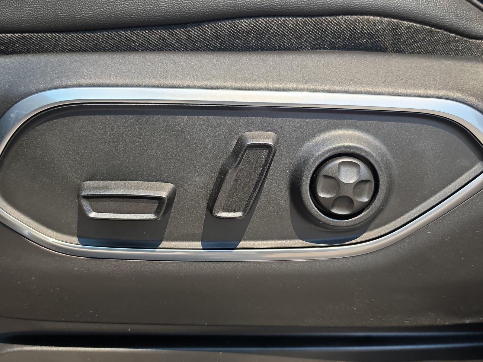 New 2026 Jeep Grand Wagoneer 4WD image 14
