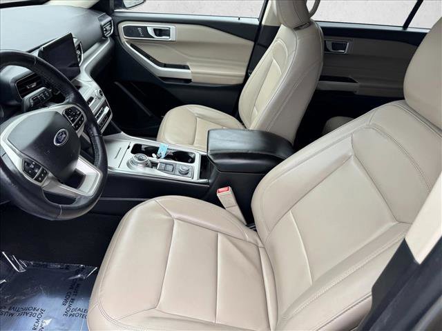 Used 2021 Ford Explorer XLT w/ Equipment Group 202A image 9