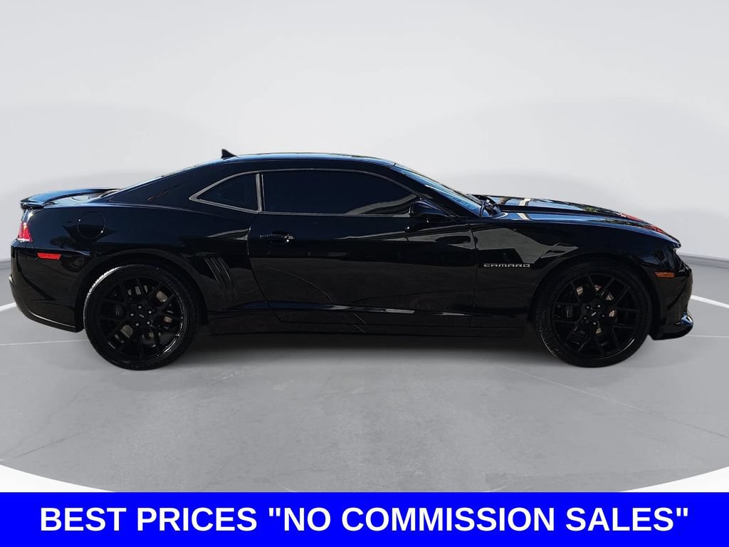 Used 2015 Chevrolet Camaro SS w/ RS Package RWD image 2