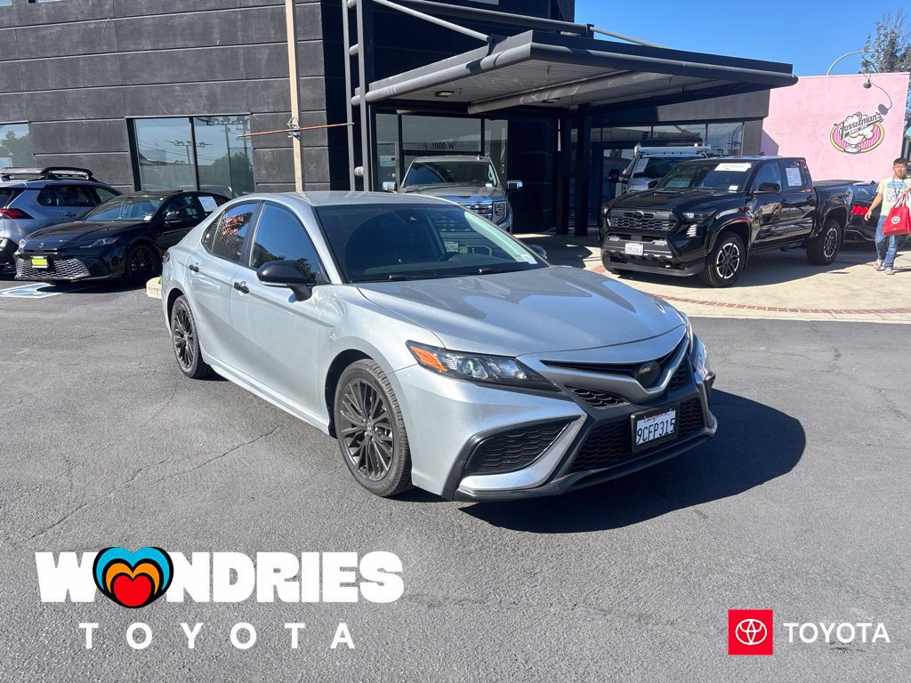 Used 2022 Toyota Camry SE w/ Carpet Mat Package (TMS)