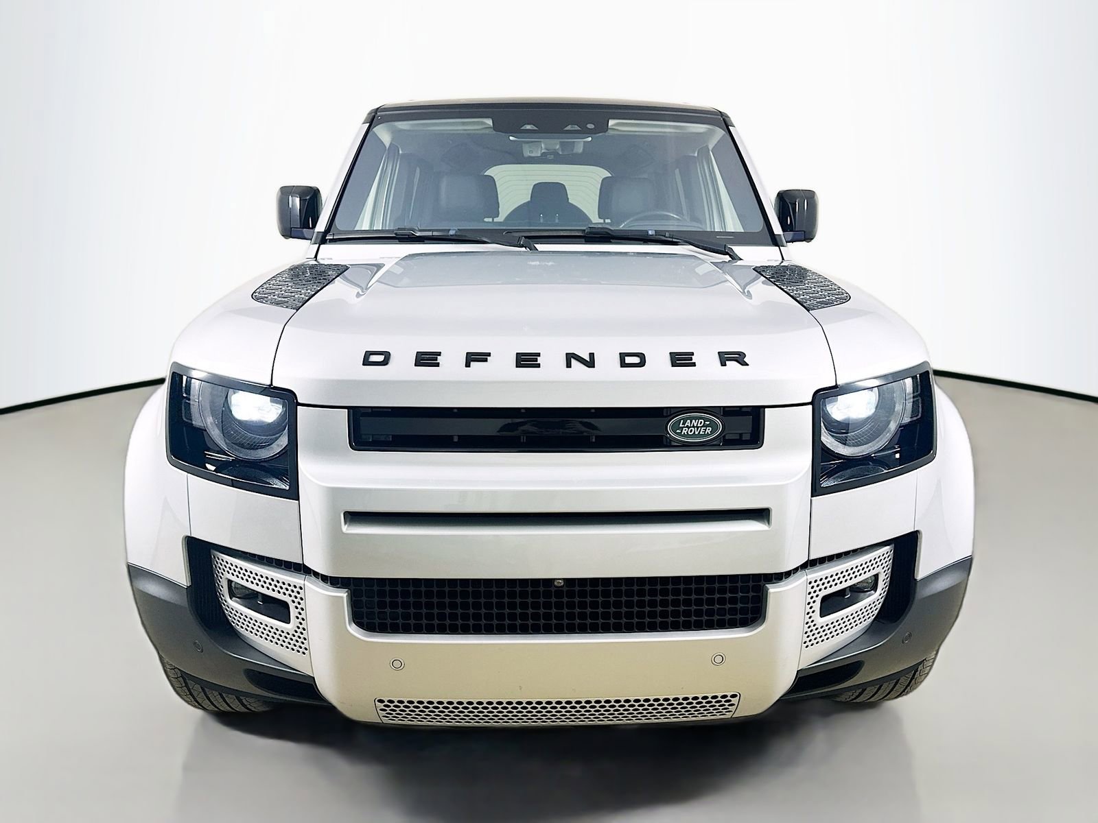 Used 2020 Land Rover Defender 110 SE AWD/4WD image 2