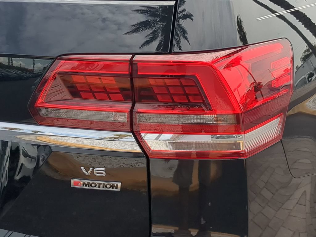 Used 2019 Volkswagen Atlas SEL R-Line AWD/4WD image 8