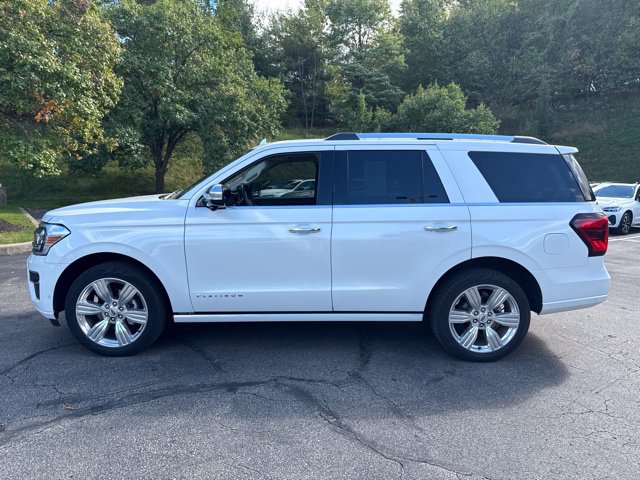 Used 2024 Ford Expedition Platinum AWD/4WD image 2