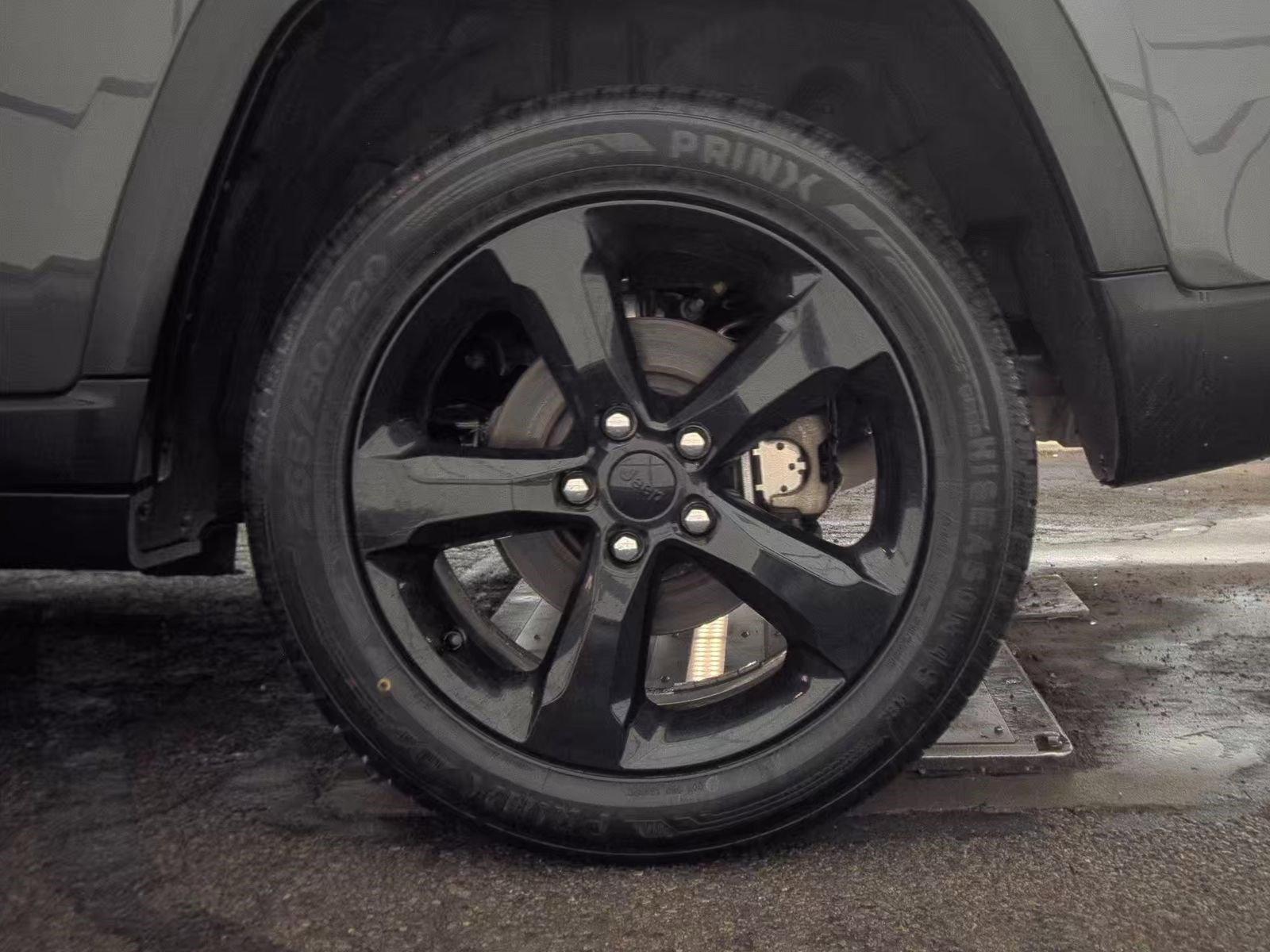 Used 2023 Jeep Grand Cherokee Altitude image 13