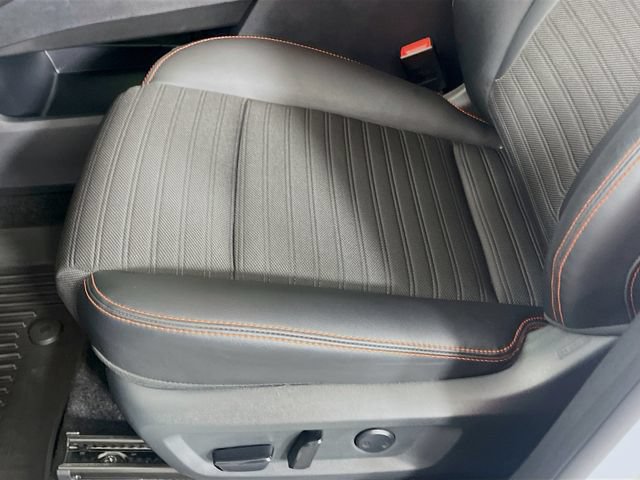 Used 2025 Nissan Rogue SV AWD/4WD image 19
