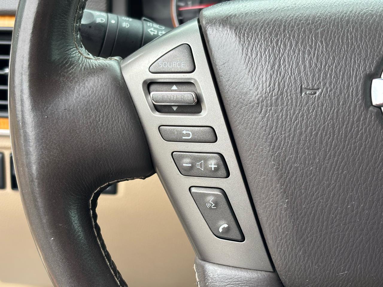 Used 2015 Nissan Armada Platinum w/ Platinum Reserve Package AWD/4WD image 20