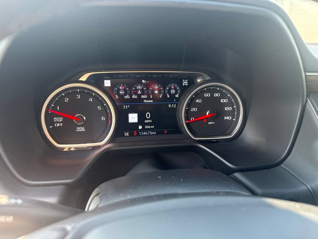 Used 2021 Chevrolet Suburban Premier w/ Premium Package AWD/4WD image 12
