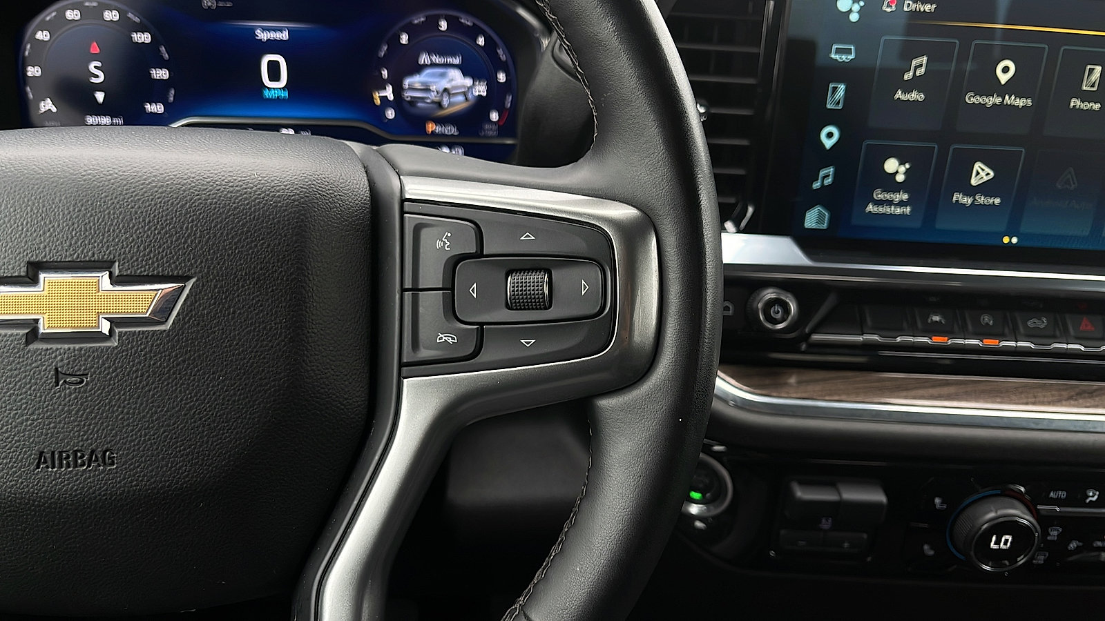 Used 2025 Chevrolet Silverado 1500 LT AWD/4WD image 12