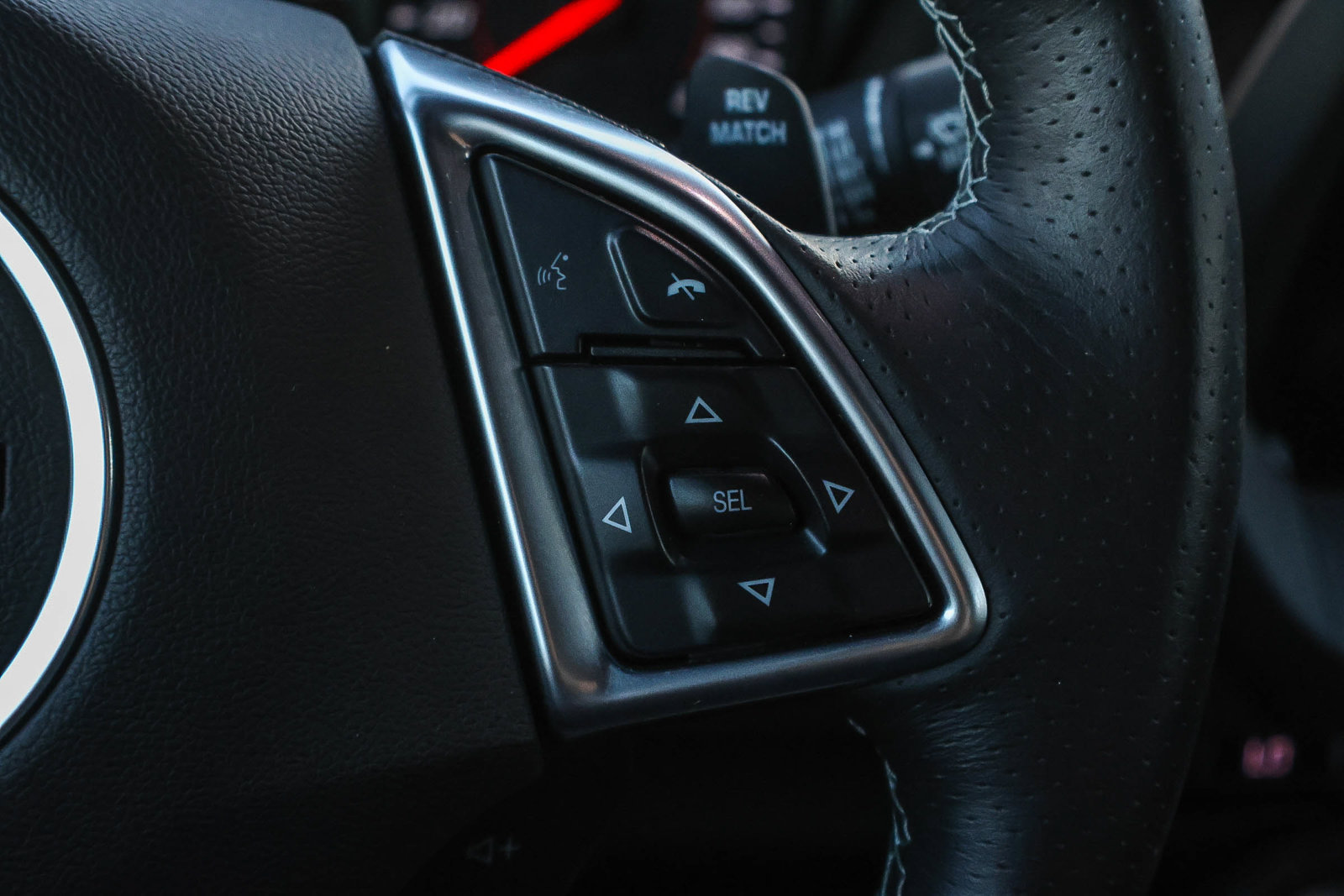 Used 2018 Chevrolet Camaro SS RWD image 29