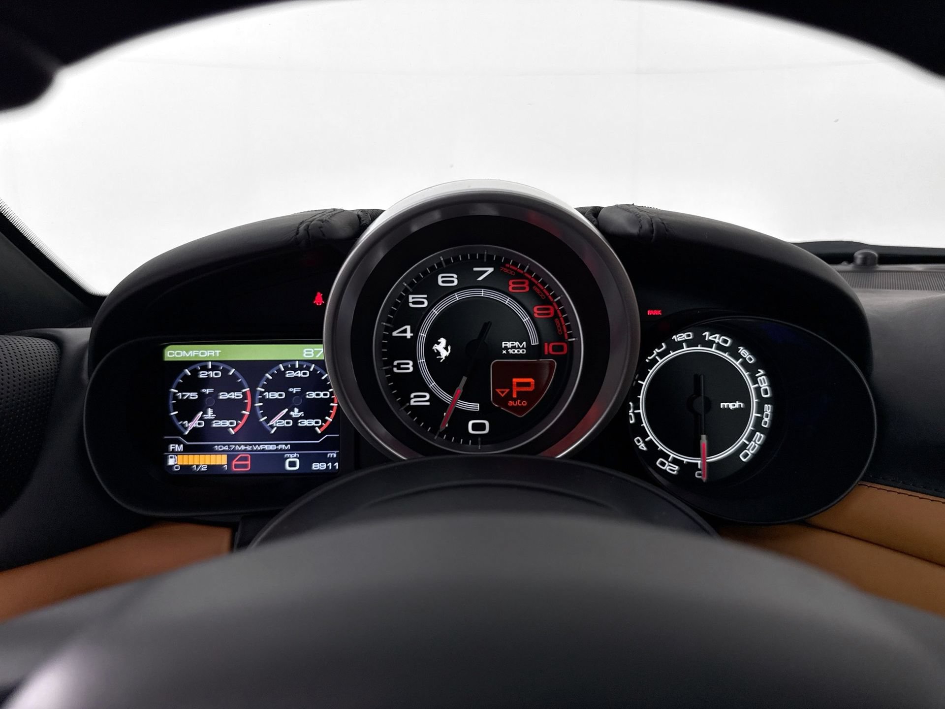 Certified 2017 Ferrari California T RWD image 11