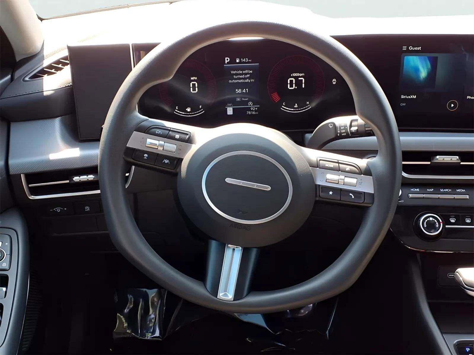 Certified 2025 Hyundai Sonata SE image 15