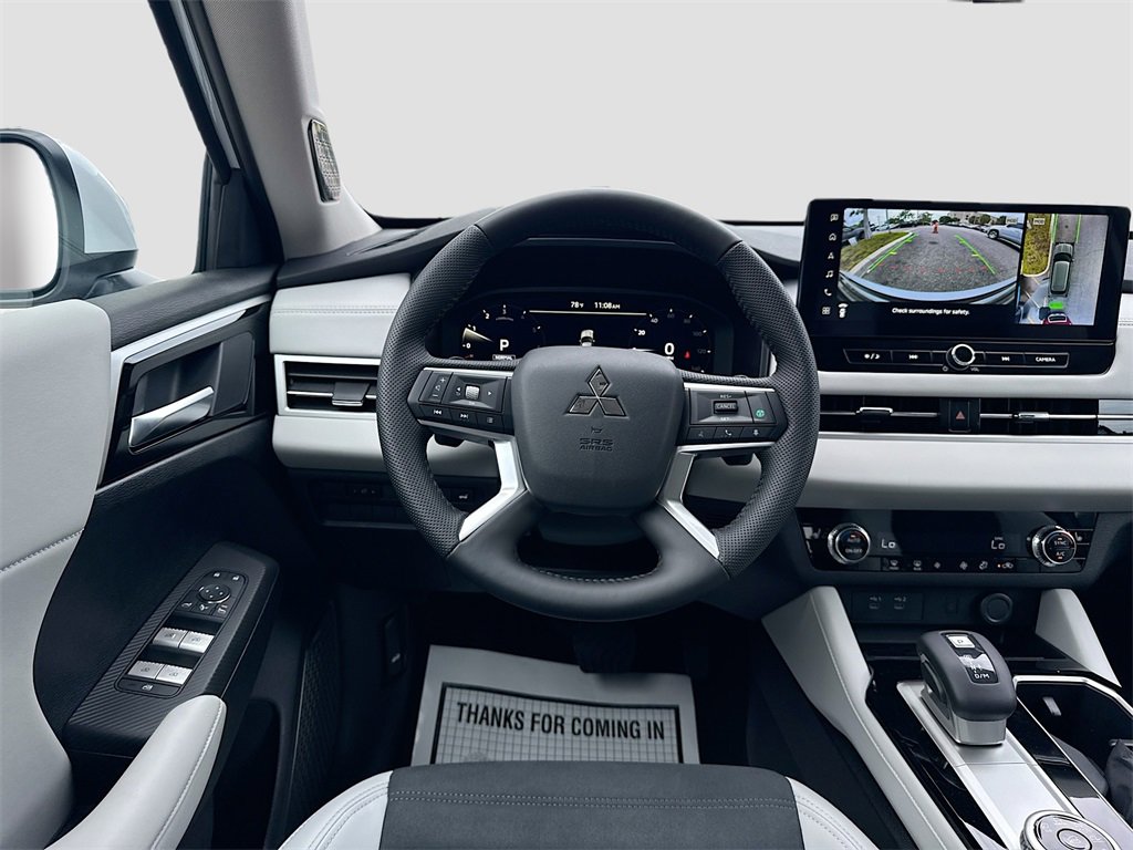 New 2025 Mitsubishi Outlander SE image 24