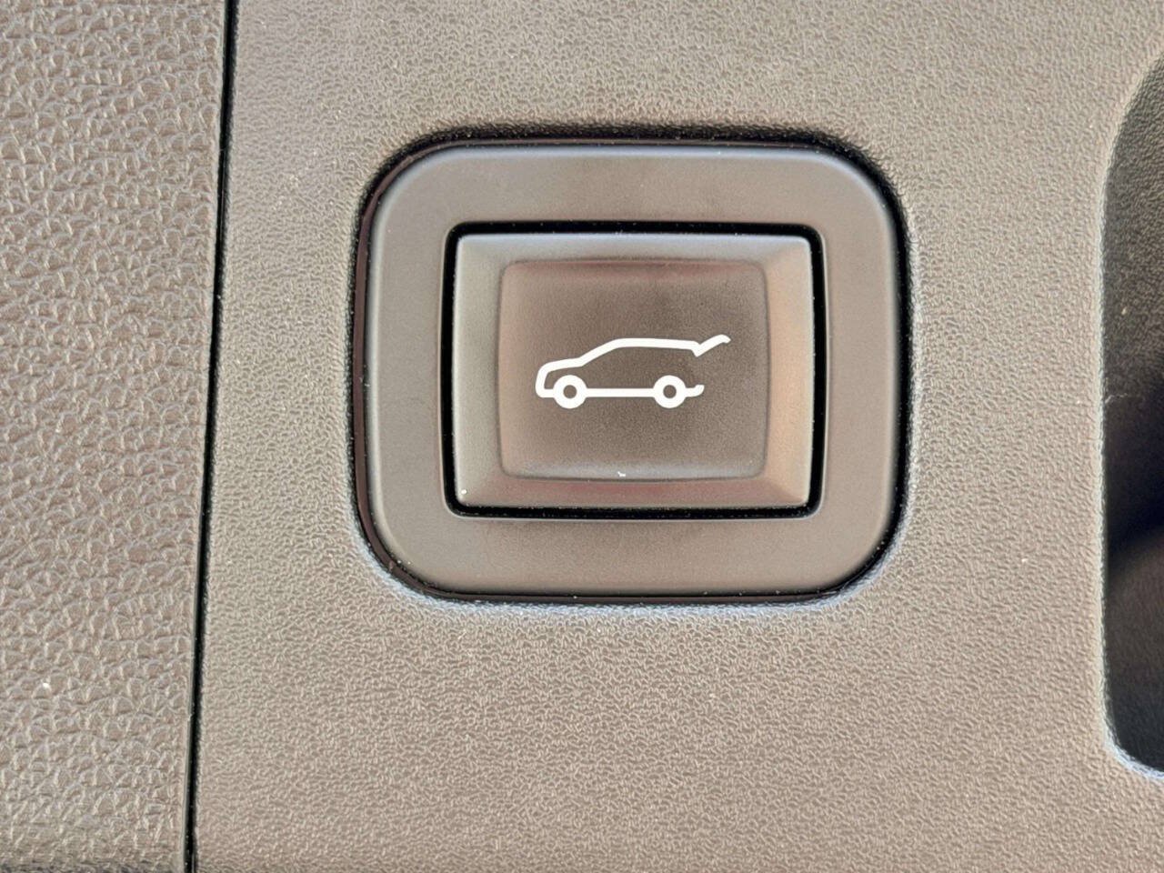 Used 2019 Cadillac XT4 Premium Luxury FWD image 7