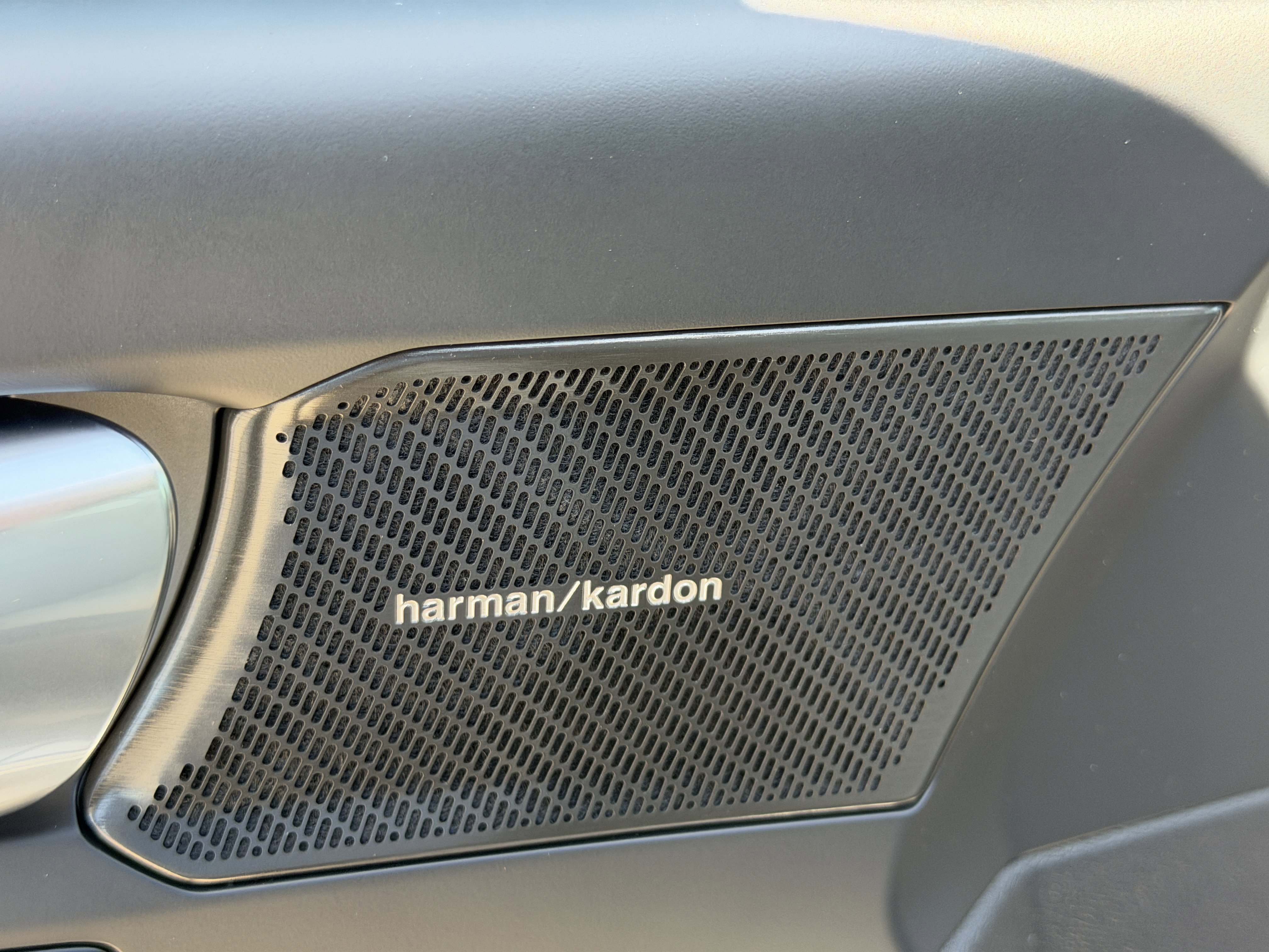 New 2026 Volvo XC40 B5 Ultra w/ Protection Package image 17